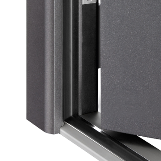 Eingangstür mit gerundetem Türrahmen